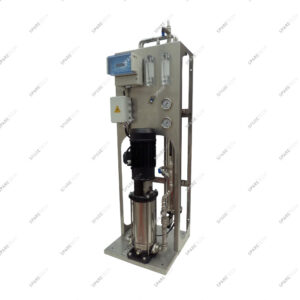 Osmoseur SPARELINE 800L/h, 4 membranes 4040 +1 pompe verticale 380V